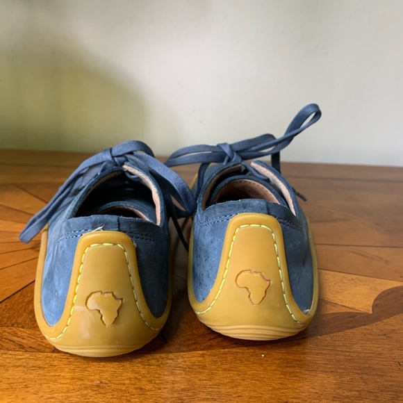 Vivo Barefoot Blue Sneakers with Gum Sole - Picture 3 of 5